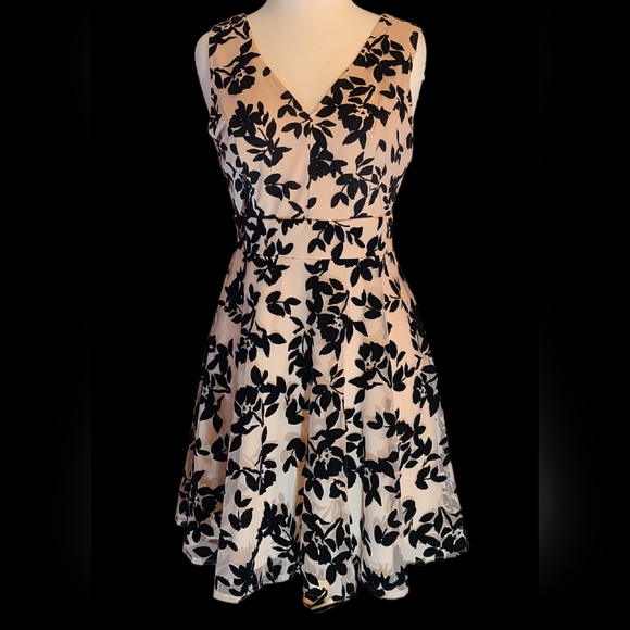 Altar'd State Dresses & Skirts - Altard state size M tan dress